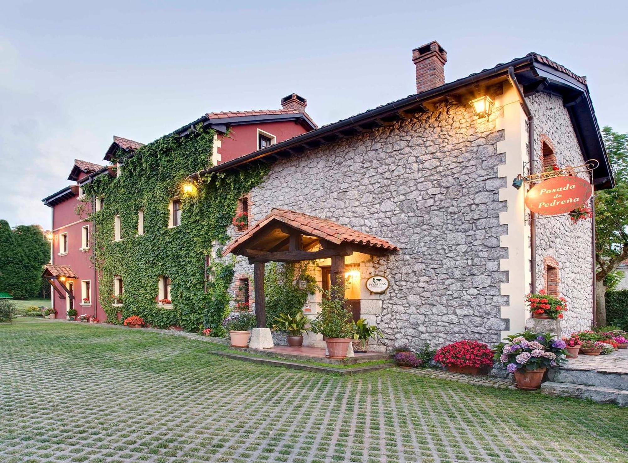 Posada De Pedrena Bagian luar foto